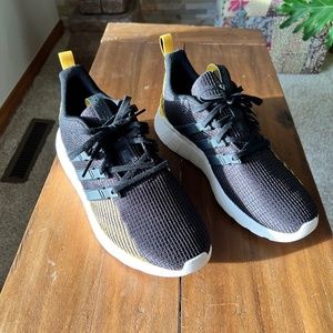 Adidas Cloudform tennis shoes size 9